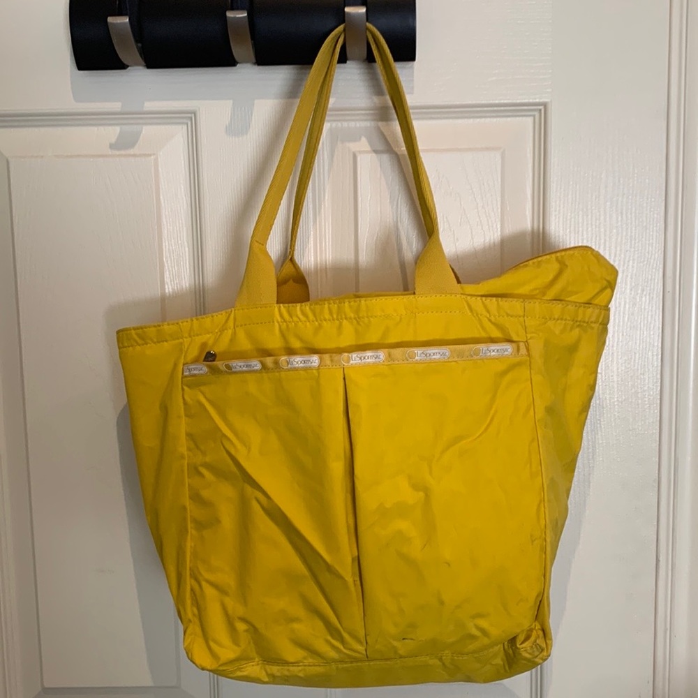 Lesportsac Tote 💛
